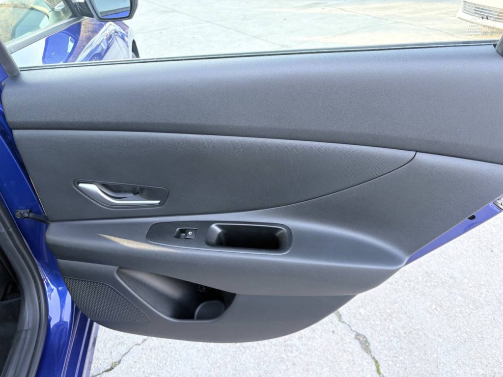 2023 Hyundai Elantra Image 29