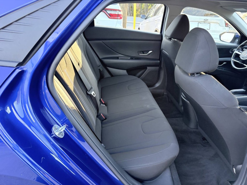 2023 Hyundai Elantra Image 30