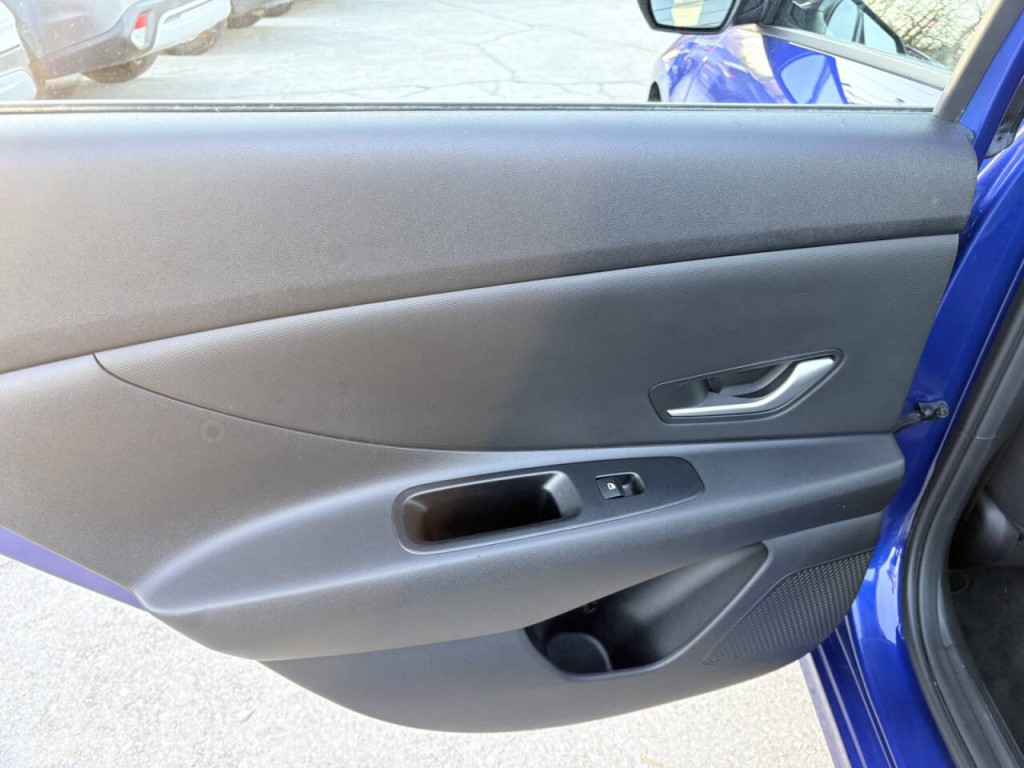 2023 Hyundai Elantra Image 23