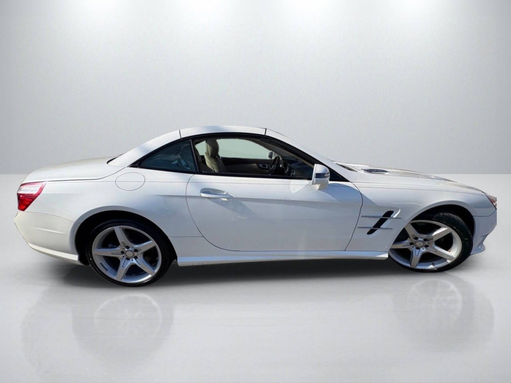2016 Mercedes-Benz SL-Class Image 8