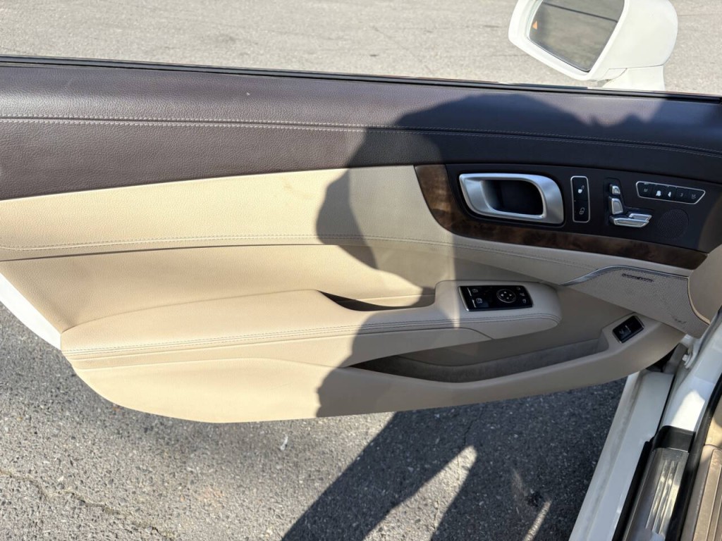 2016 Mercedes-Benz SL-Class Image 9