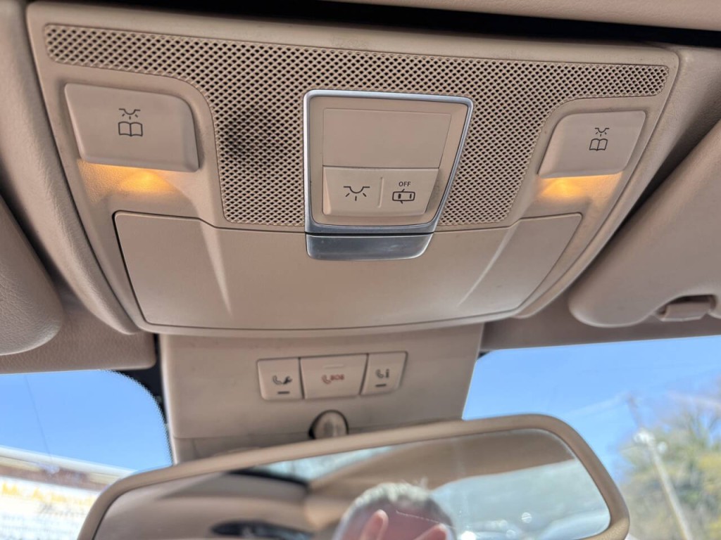 2016 Mercedes-Benz SL-Class Image 22