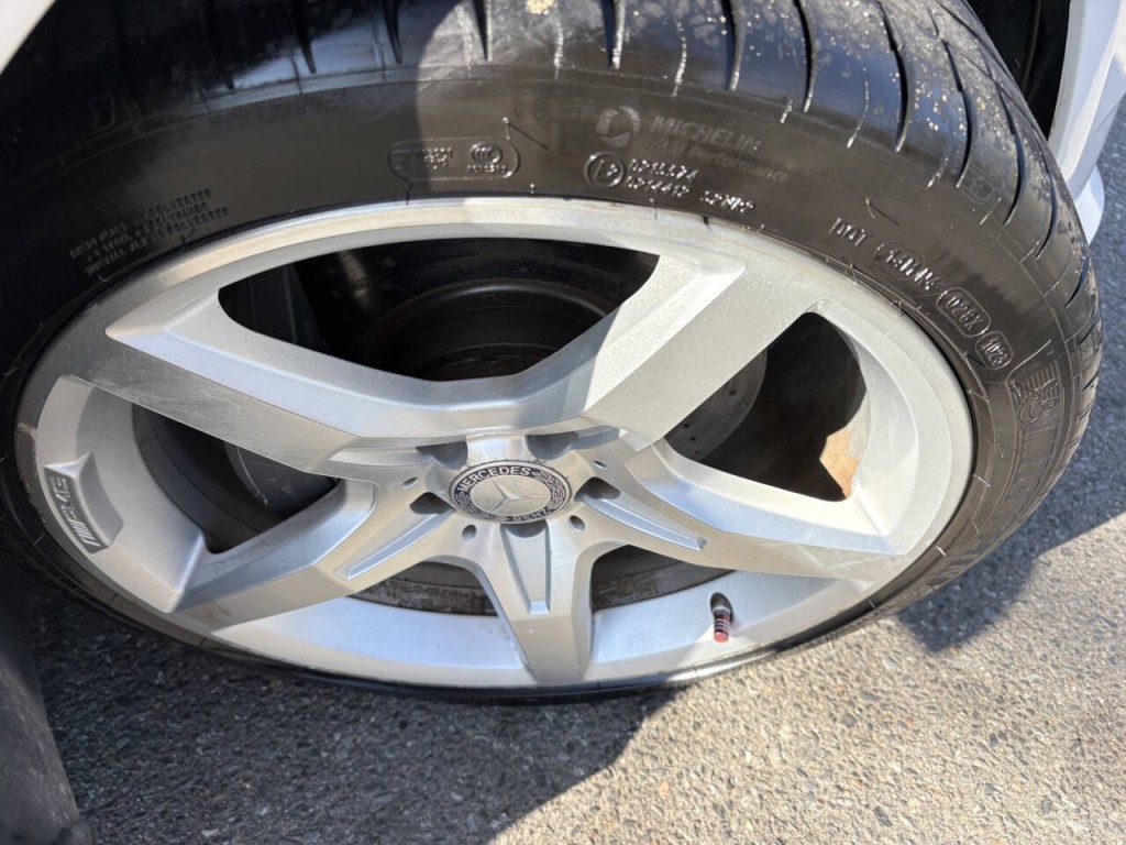 2016 Mercedes-Benz SL-Class Image 26