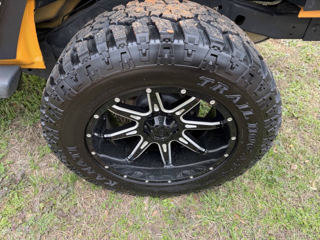 2012 Jeep Wrangler Image 11