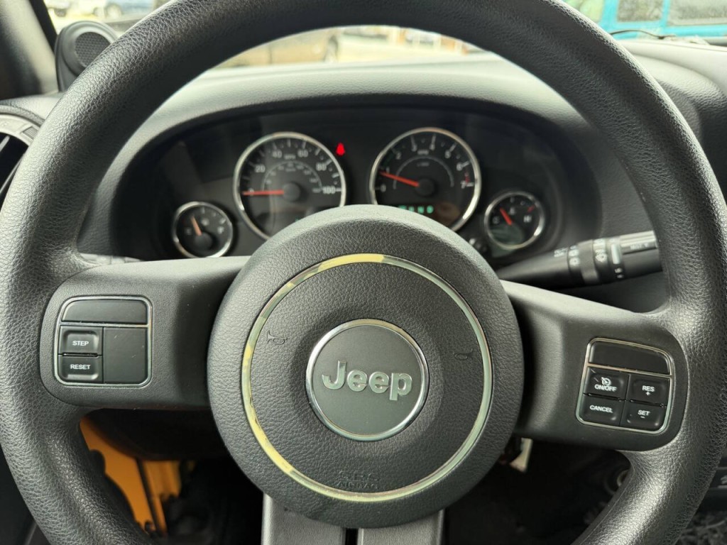 2012 Jeep Wrangler Image 16