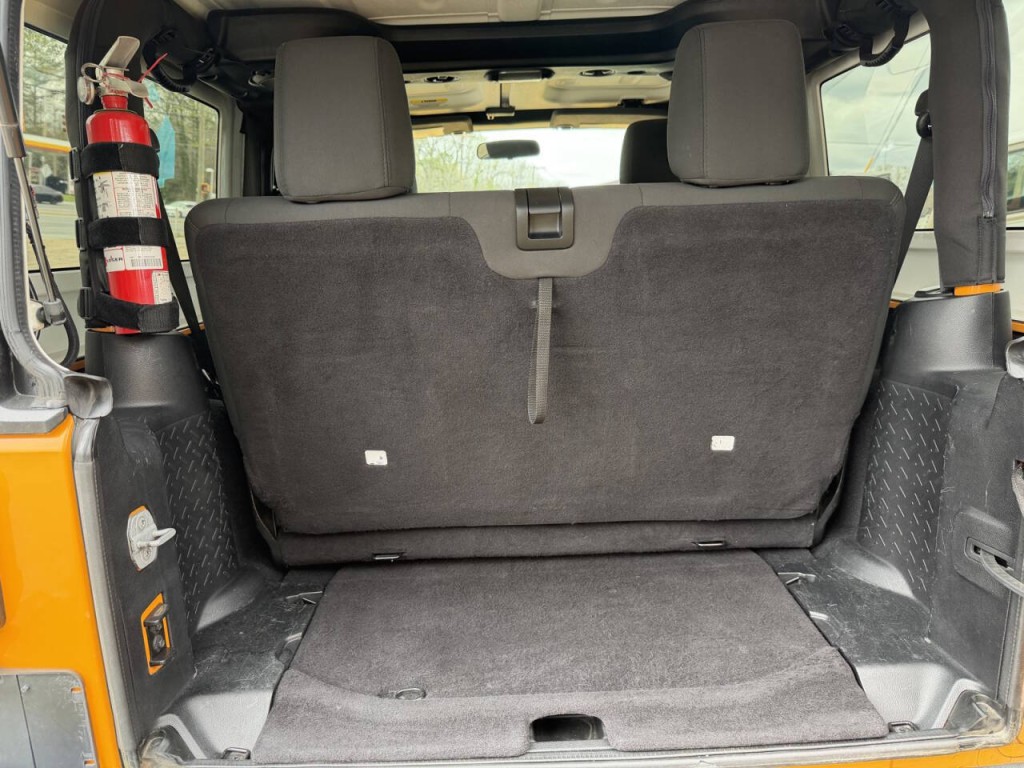 2012 Jeep Wrangler Image 26