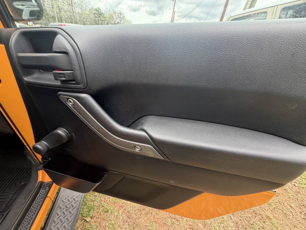 2012 Jeep Wrangler Image 29