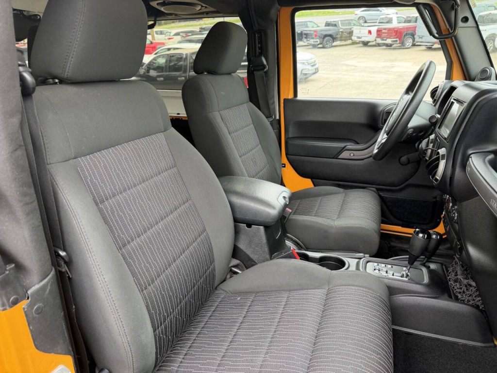 2012 Jeep Wrangler Image 30
