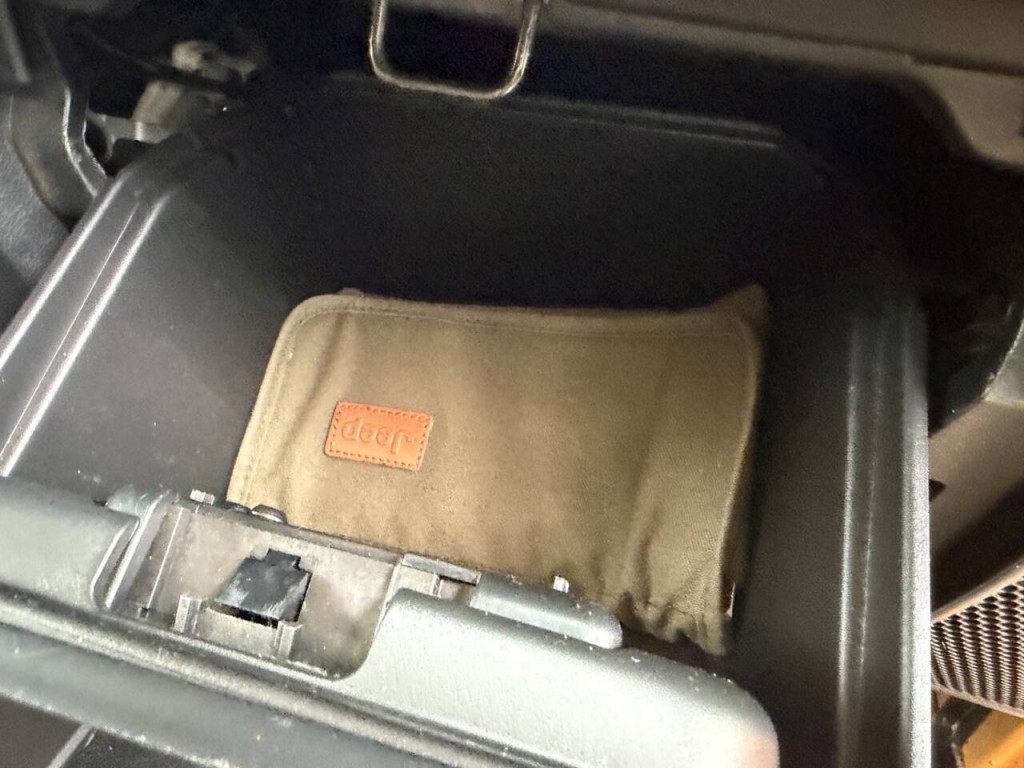 2012 Jeep Wrangler Image 32