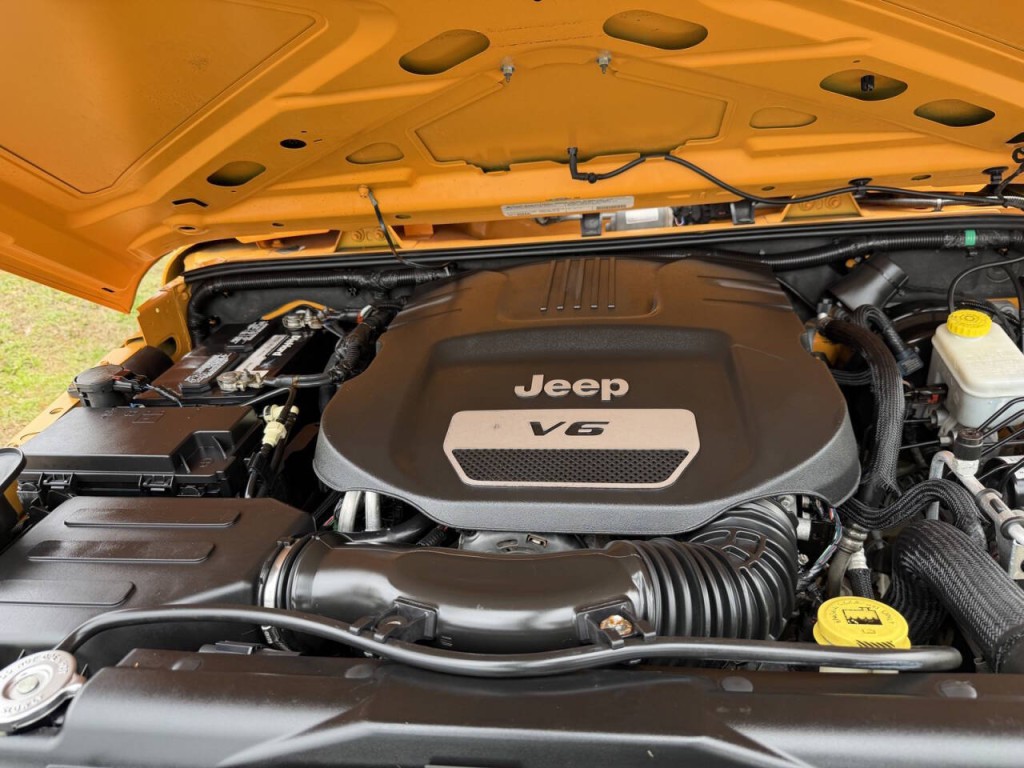 2012 Jeep Wrangler Image 33