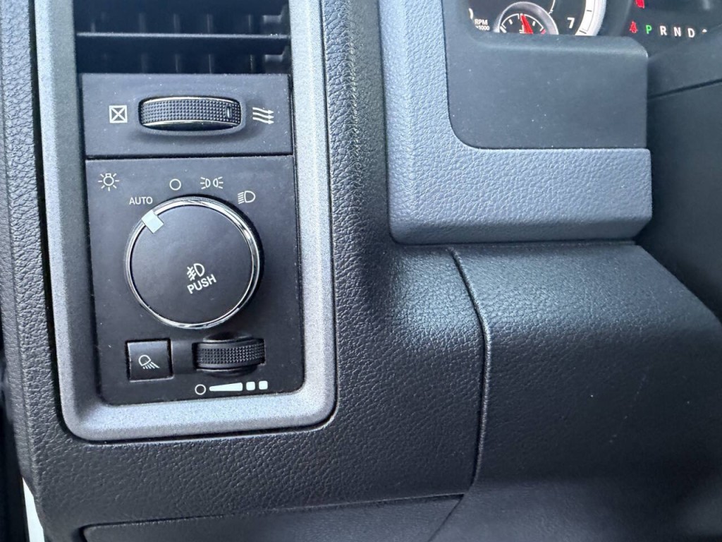 2013 RAM 1500 Image 16