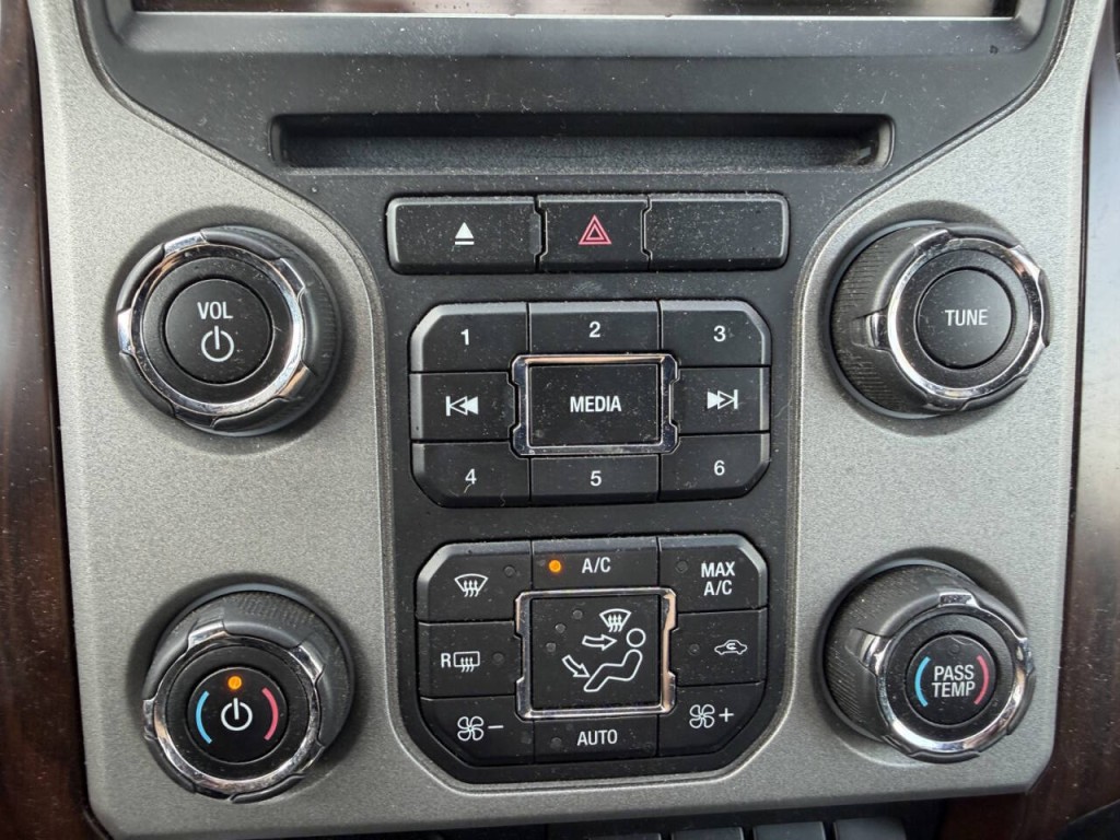 2016 Ford F-350 Image 30