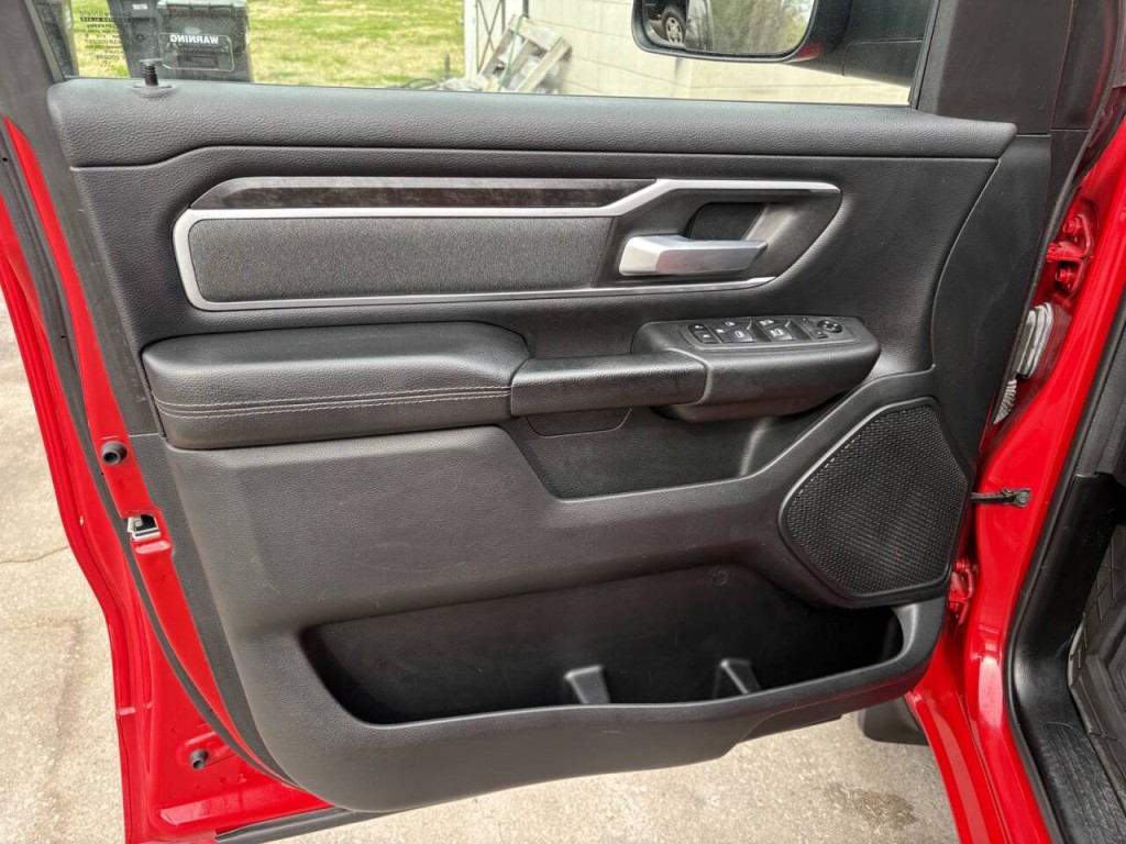 2021 RAM 1500 Image 9