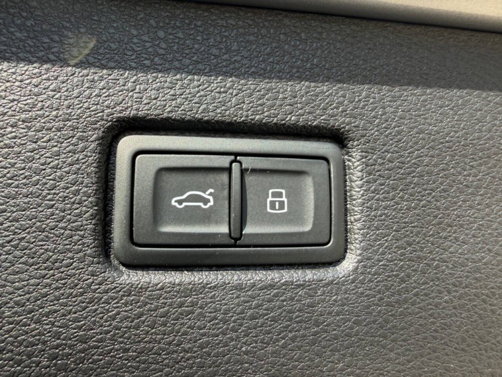 2017 Audi Q7 Image 44