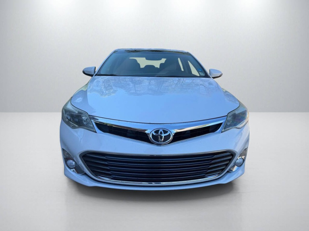 2013 Toyota Avalon Image 2