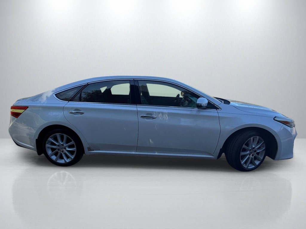 2013 Toyota Avalon Image 8