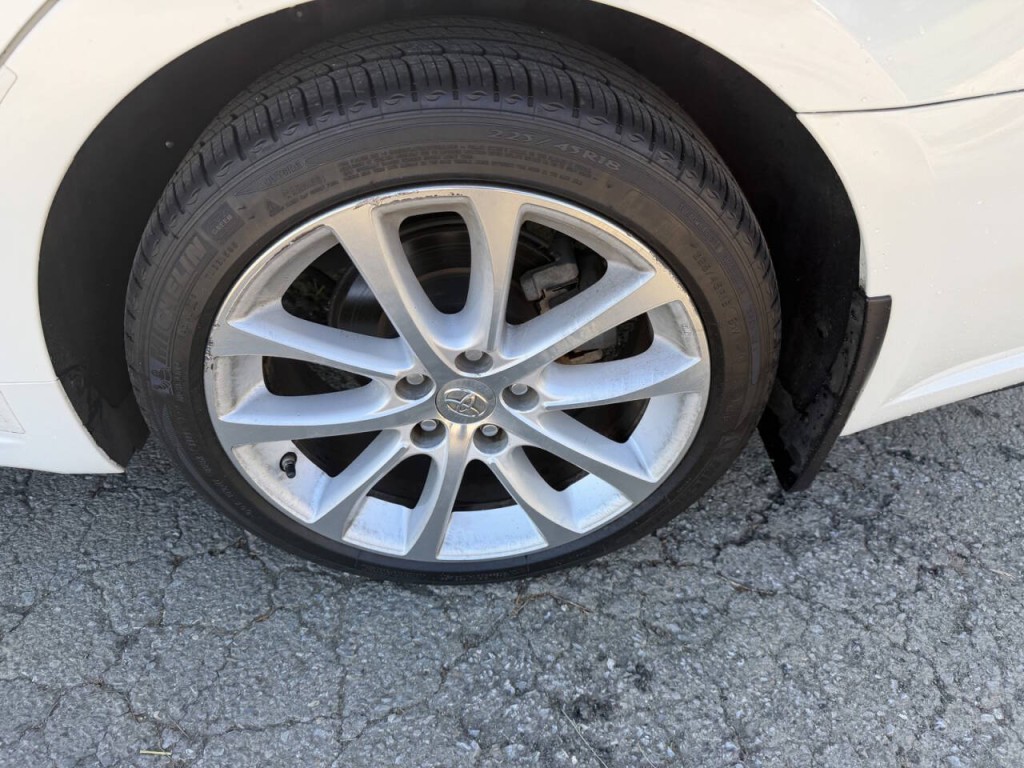 2013 Toyota Avalon Image 11