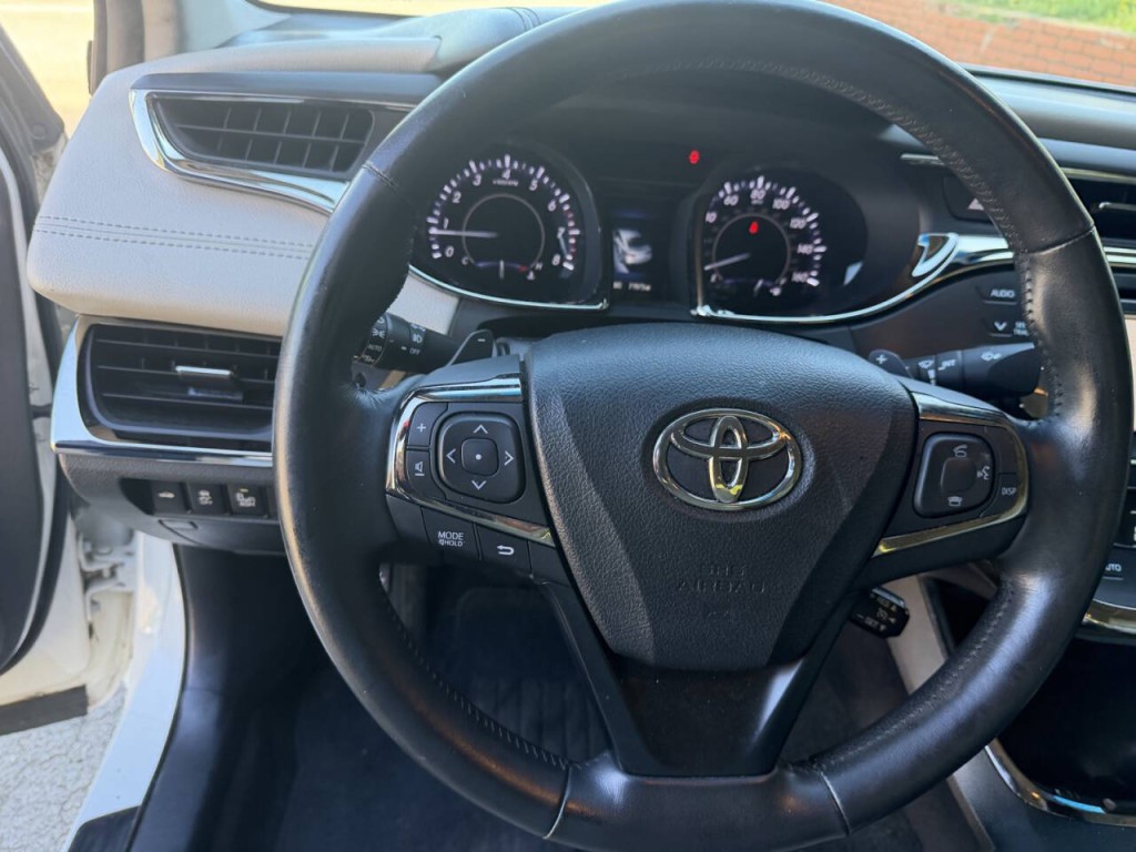 2013 Toyota Avalon Image 19