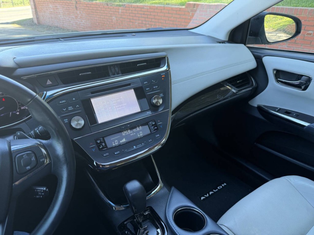 2013 Toyota Avalon Image 26