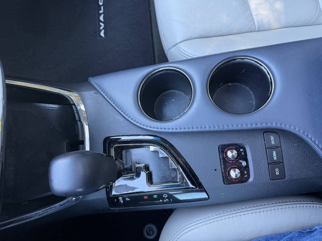 2013 Toyota Avalon Image 28