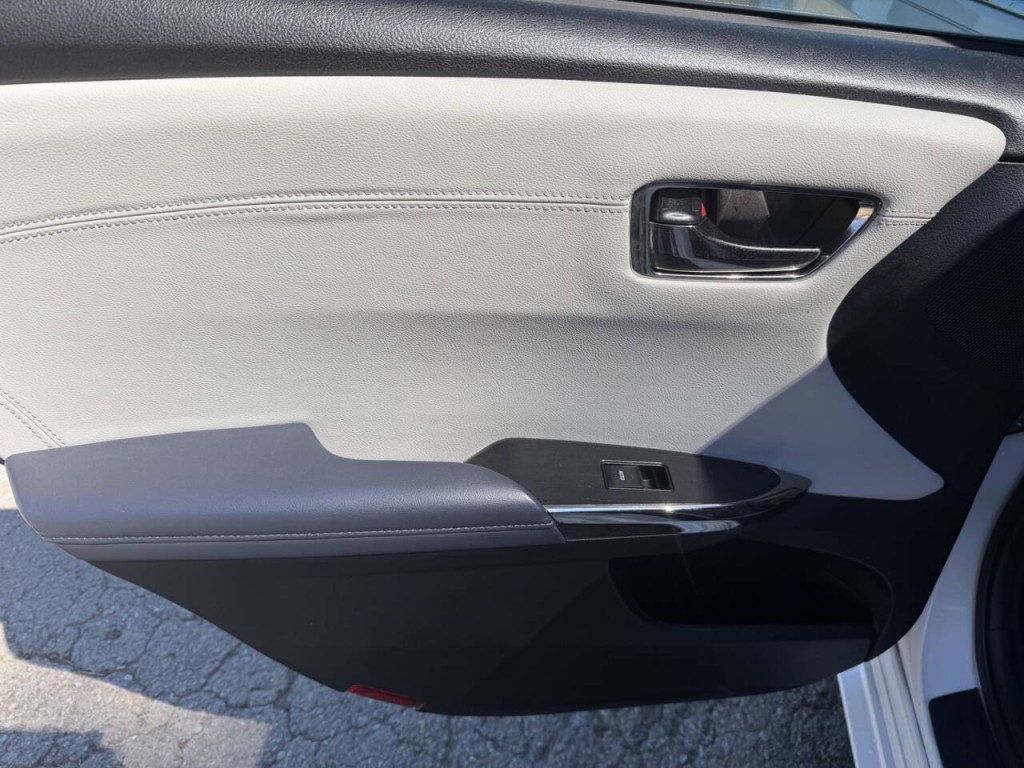 2013 Toyota Avalon Image 30