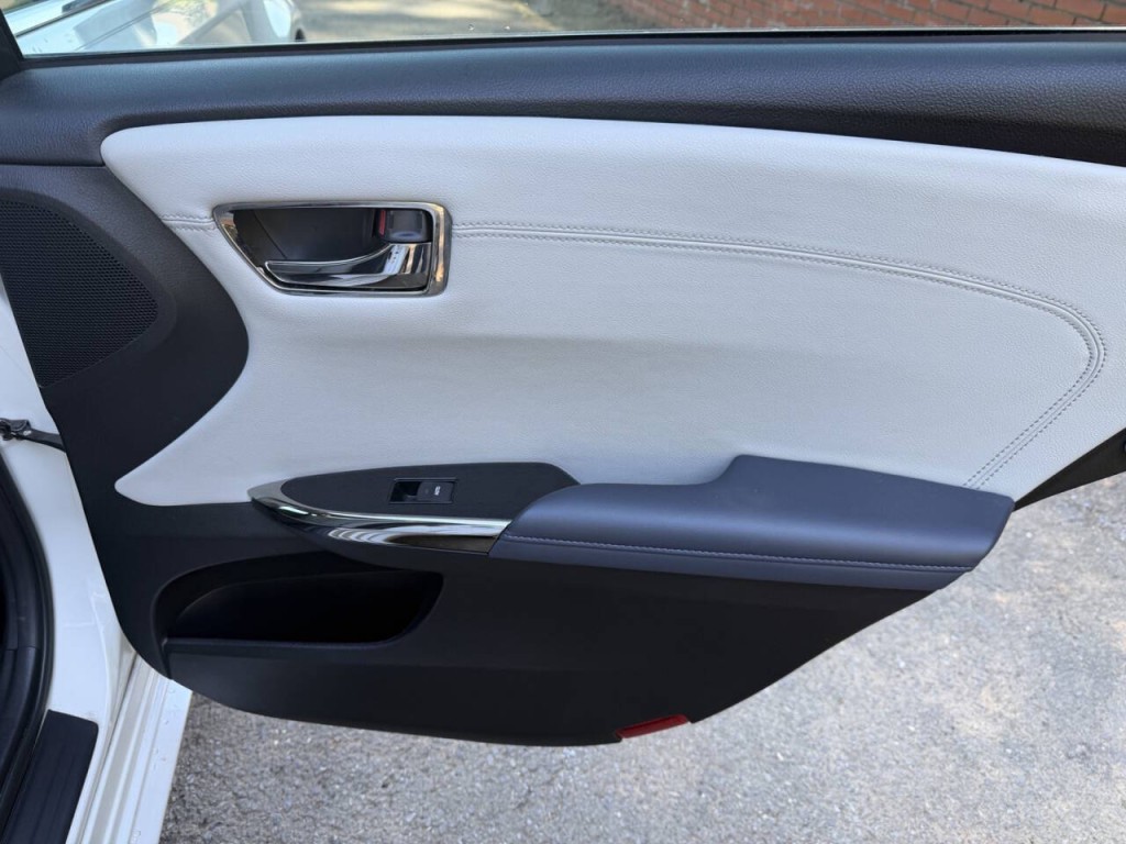 2013 Toyota Avalon Image 37