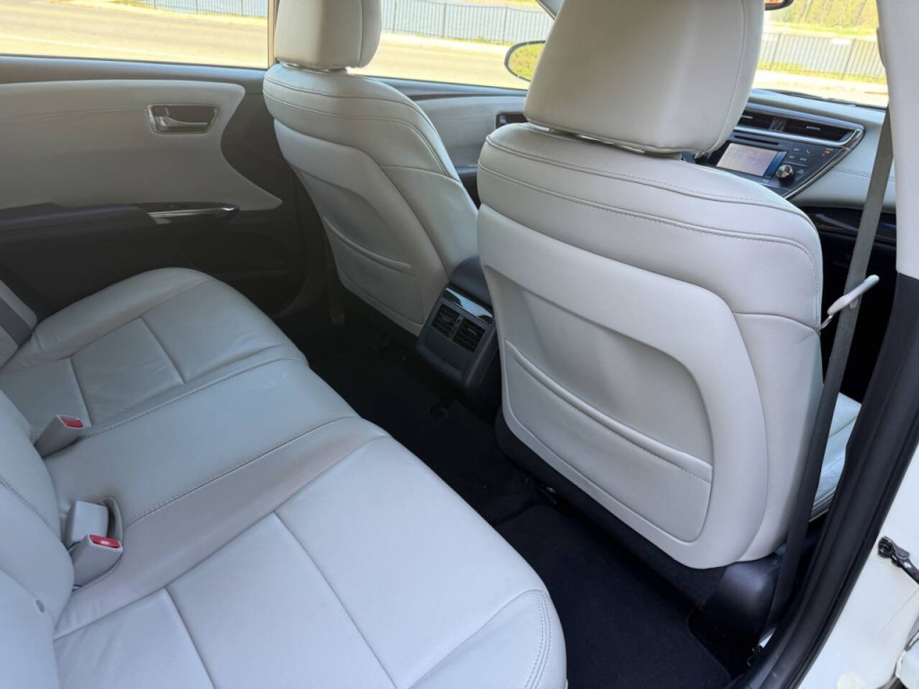 2013 Toyota Avalon Image 39