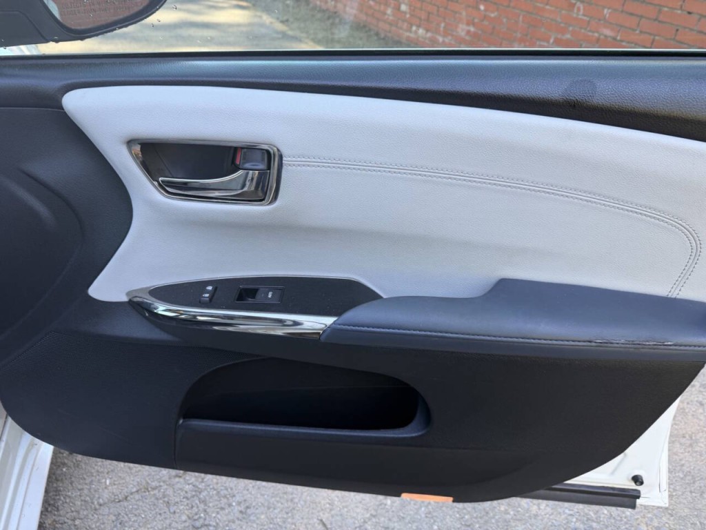 2013 Toyota Avalon Image 40