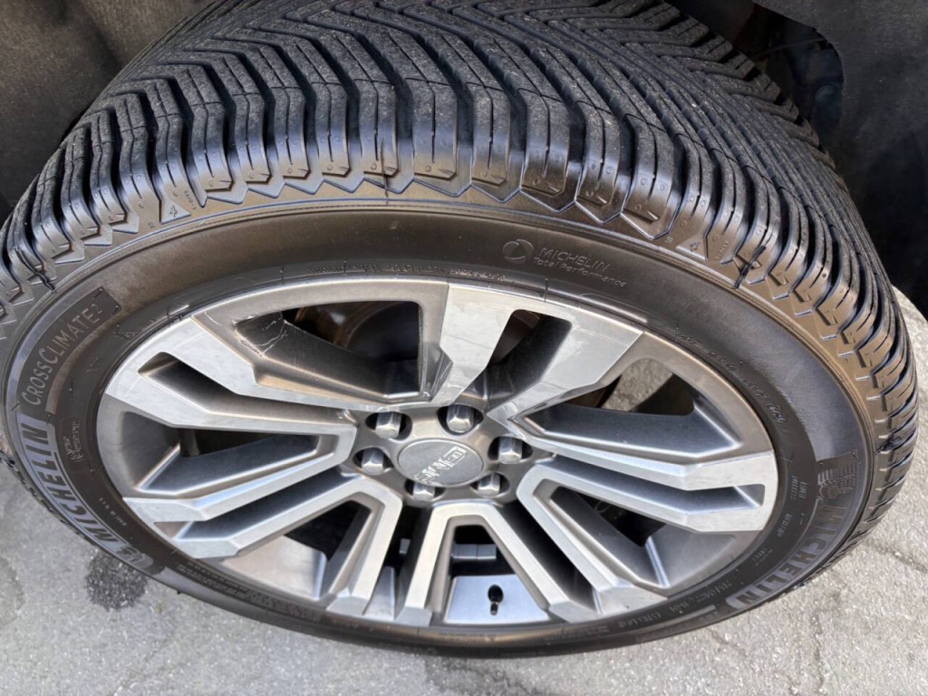 2018 GMC Yukon Image 38