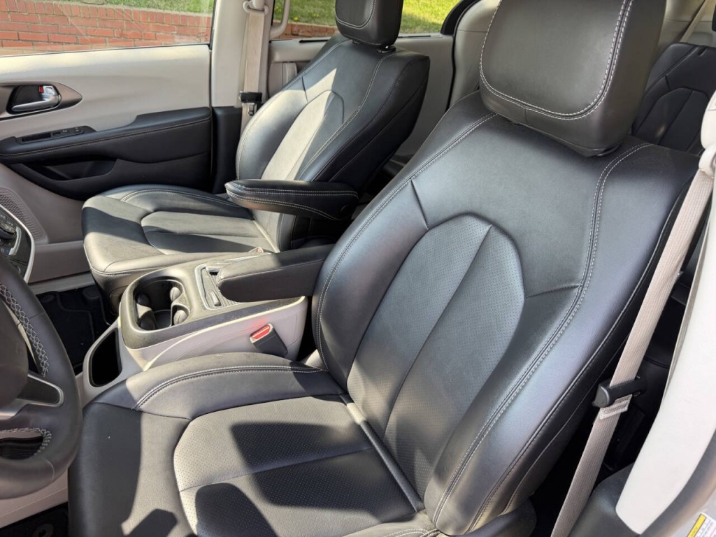 2024 Chrysler Pacifica Image 14