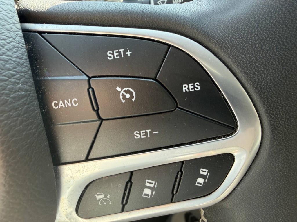 2024 Chrysler Pacifica Image 20