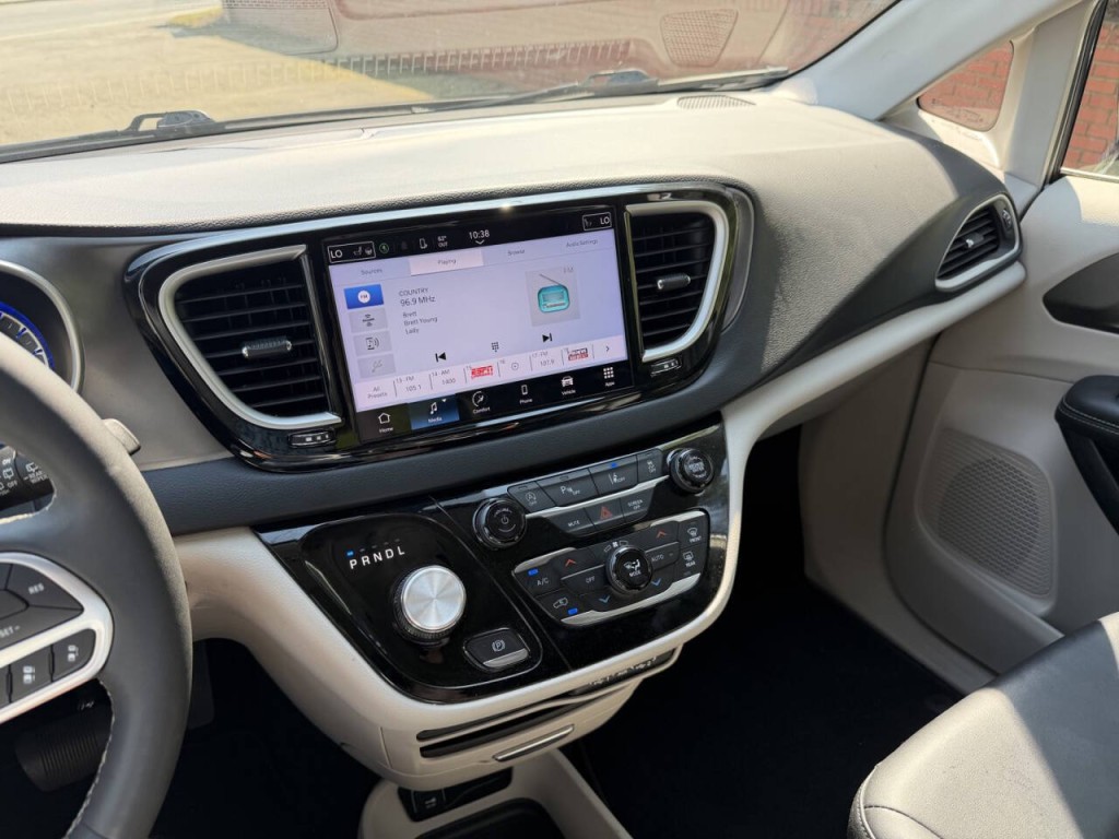 2024 Chrysler Pacifica Image 22