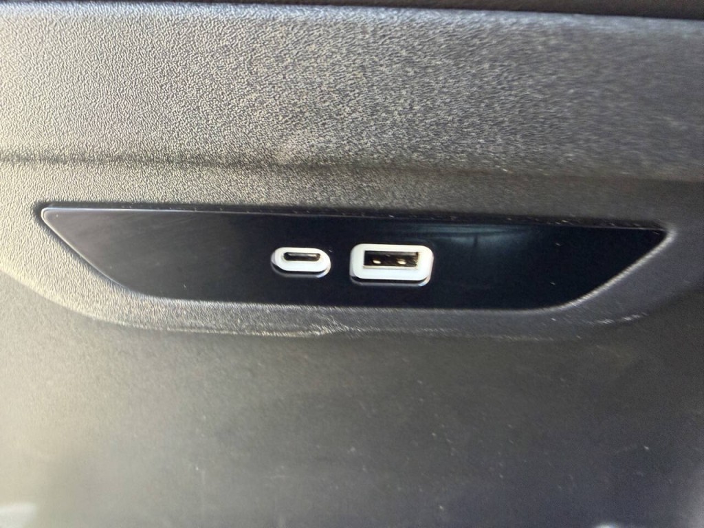 2024 Chrysler Pacifica Image 34