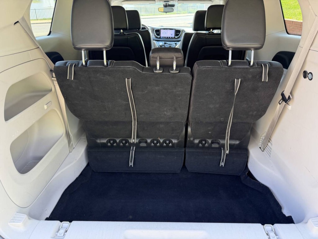 2024 Chrysler Pacifica Image 36