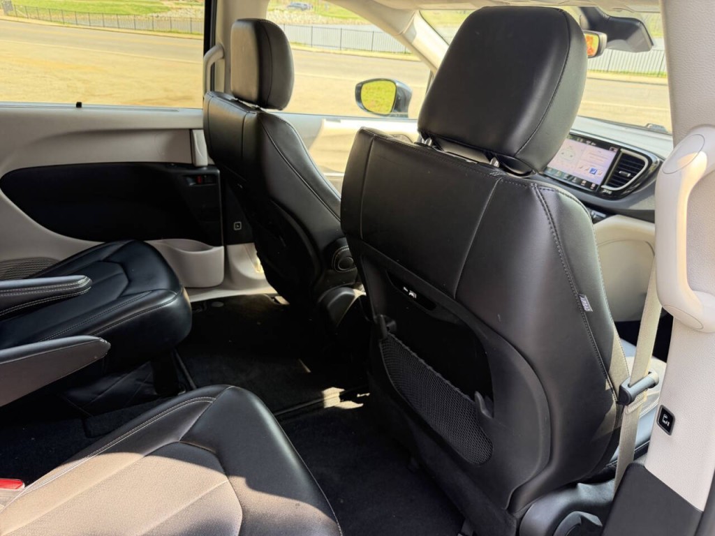 2024 Chrysler Pacifica Image 40