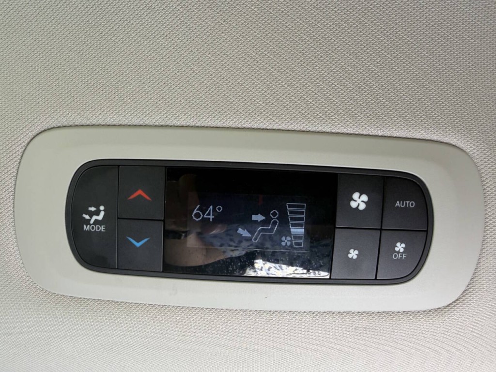 2024 Chrysler Pacifica Image 41