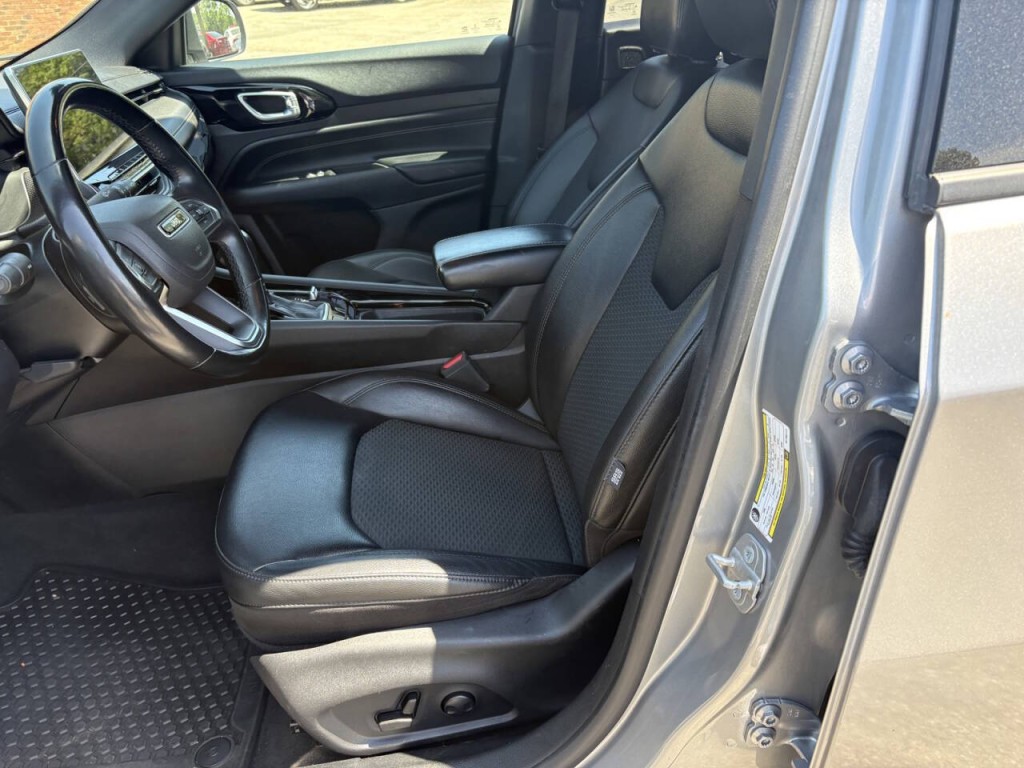 2022 Jeep Compass Image 10