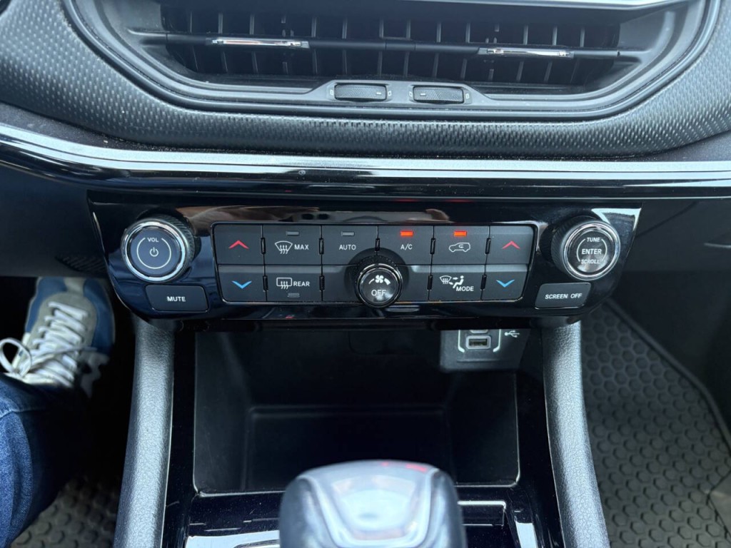 2022 Jeep Compass Image 18