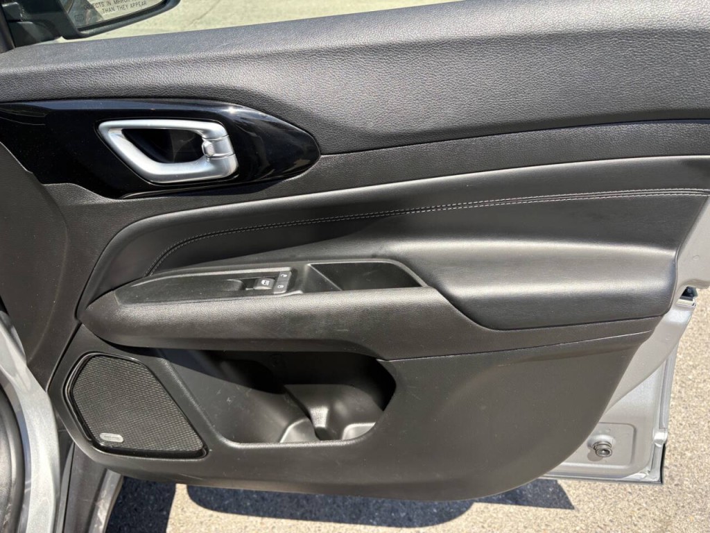 2022 Jeep Compass Image 25