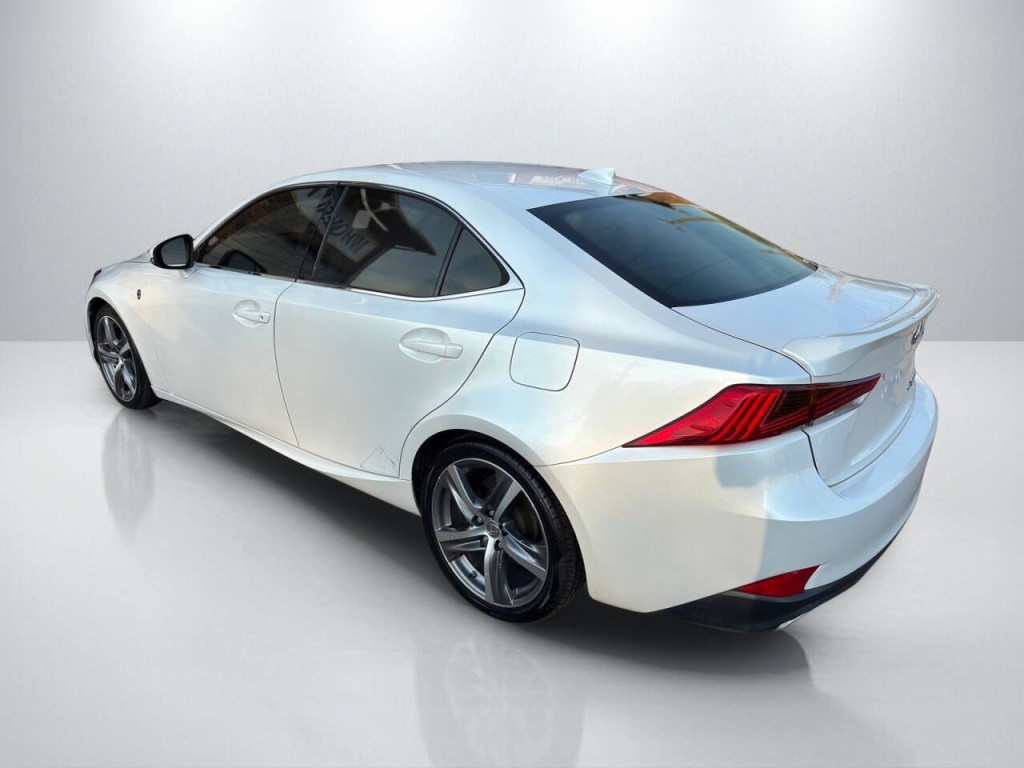 2017 Lexus IS 300 Image 5