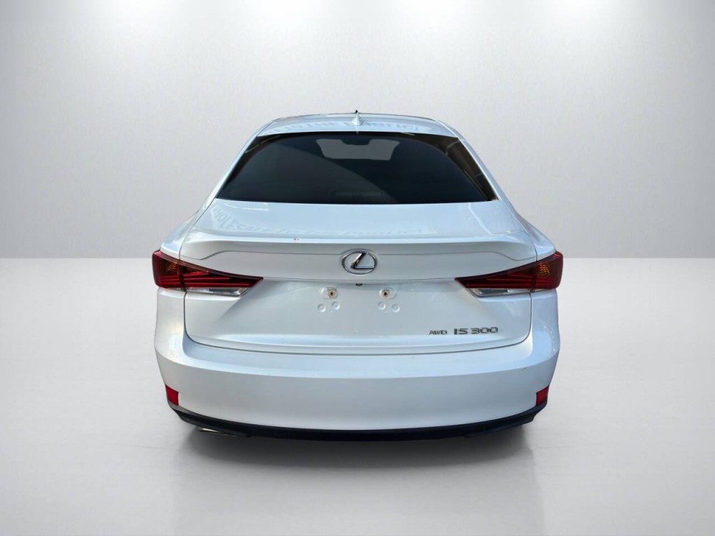 2017 Lexus IS 300 Image 6