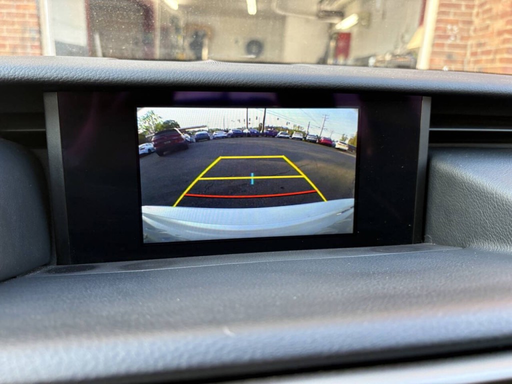 2017 Lexus IS 300 Image 20