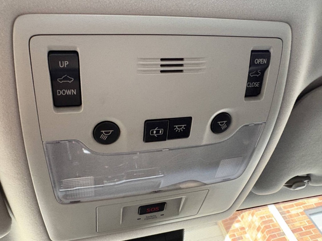 2017 Lexus IS 300 Image 23