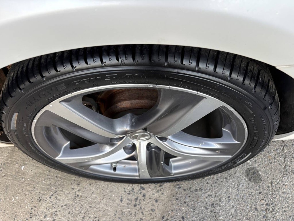 2017 Lexus IS 300 Image 36