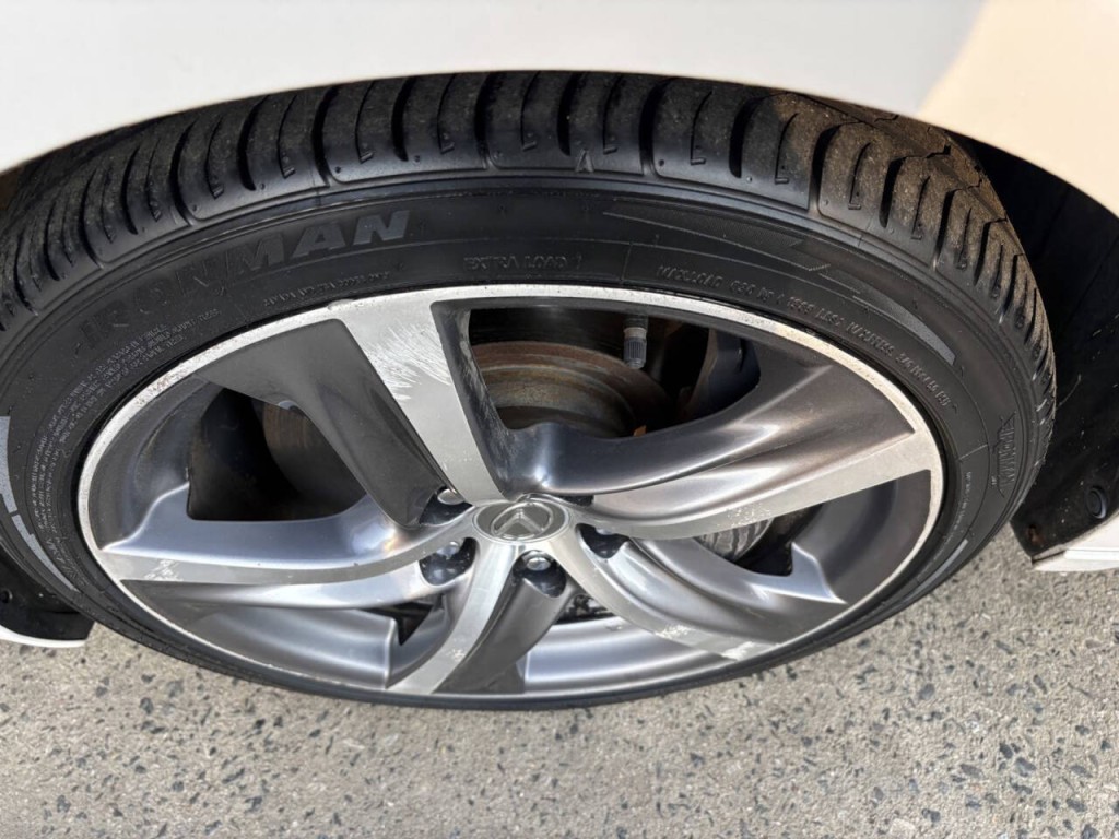 2017 Lexus IS 300 Image 37