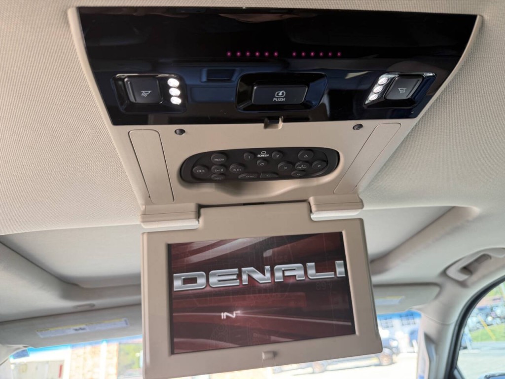 2016 GMC Yukon Image 41