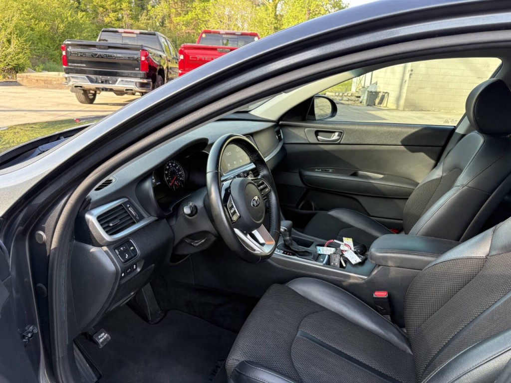 2020 Kia Optima Image 11