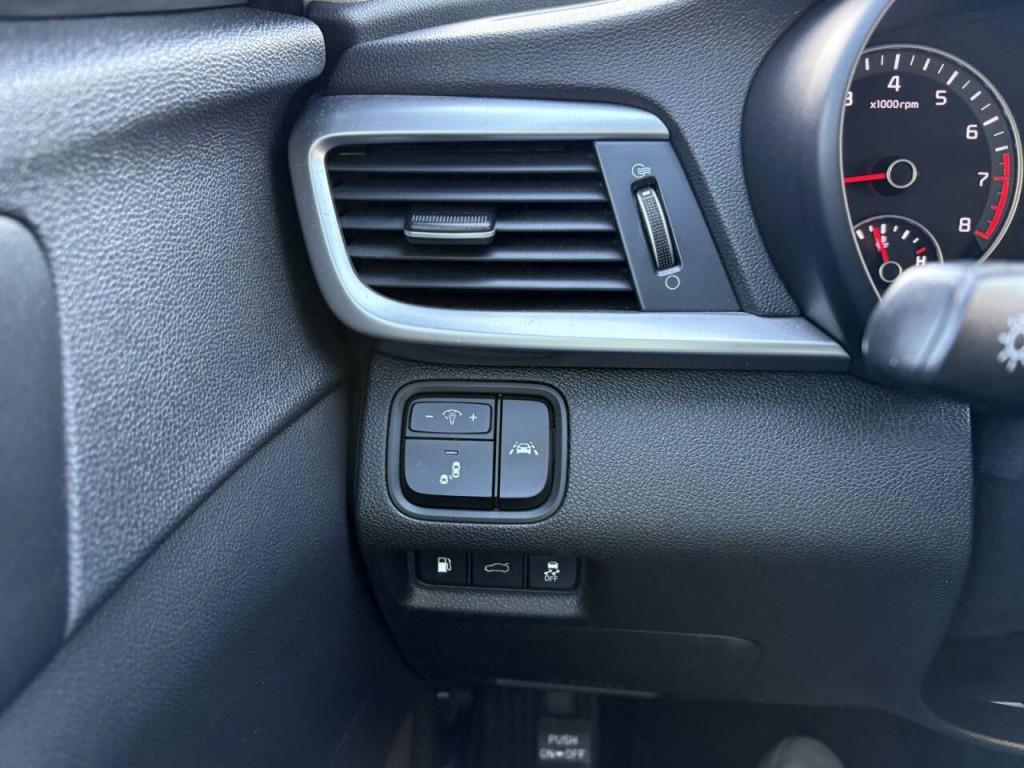 2020 Kia Optima Image 12