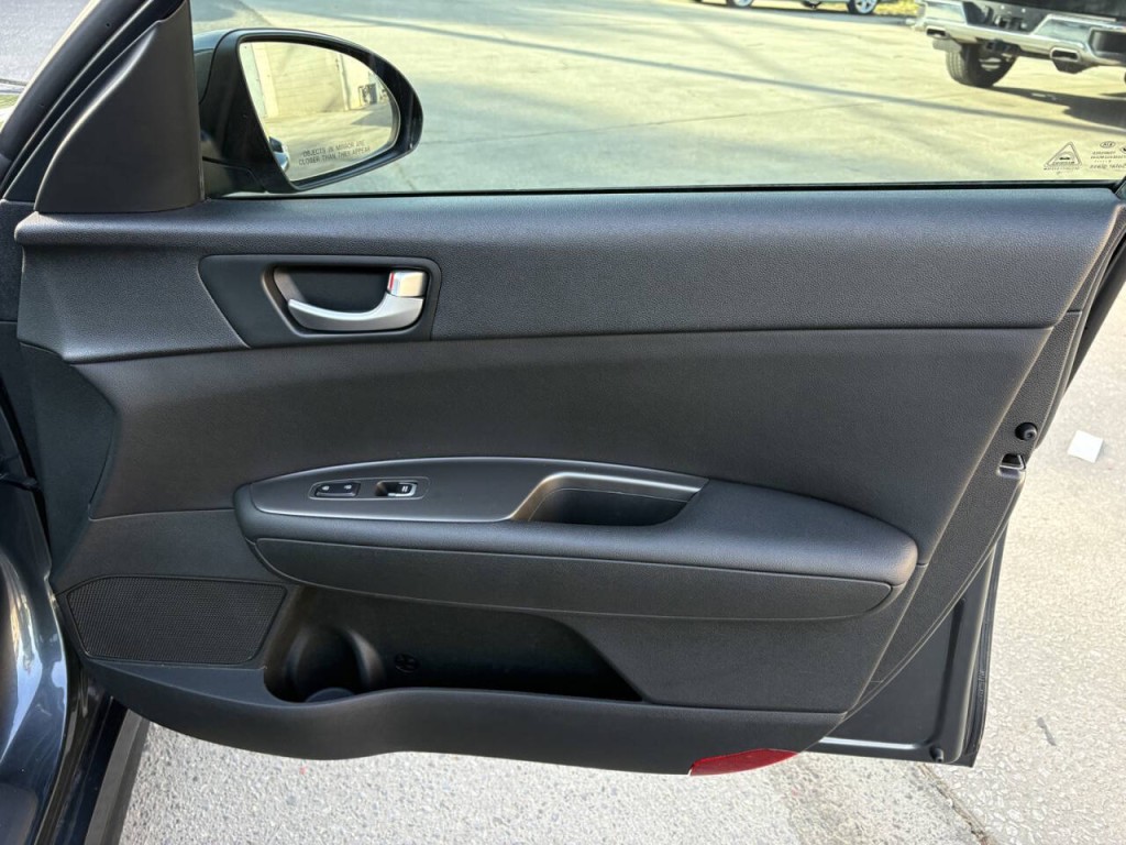 2020 Kia Optima Image 26