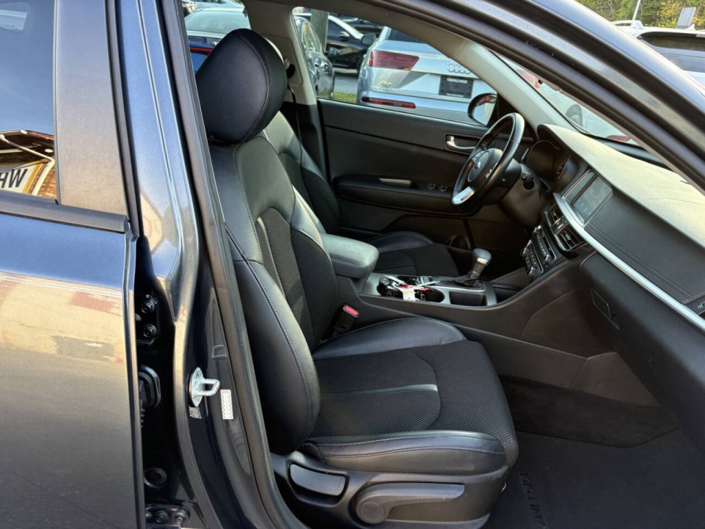 2020 Kia Optima Image 27